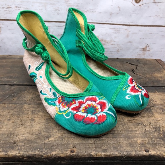 Shoes - No brand green cream floral ankle strap flats